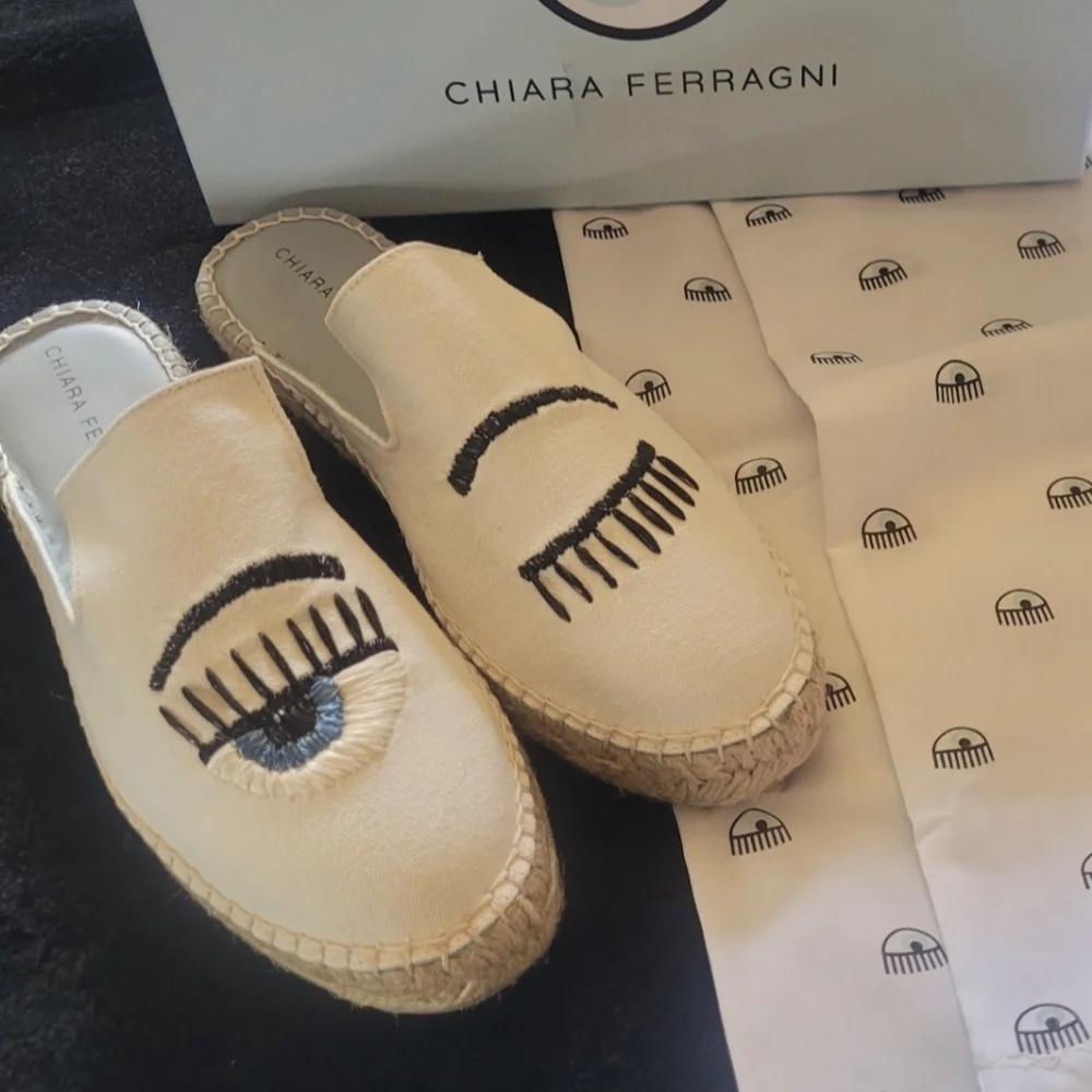 Chiara Ferragni Cream and Black Espadrilles. Sz 40. New In Box